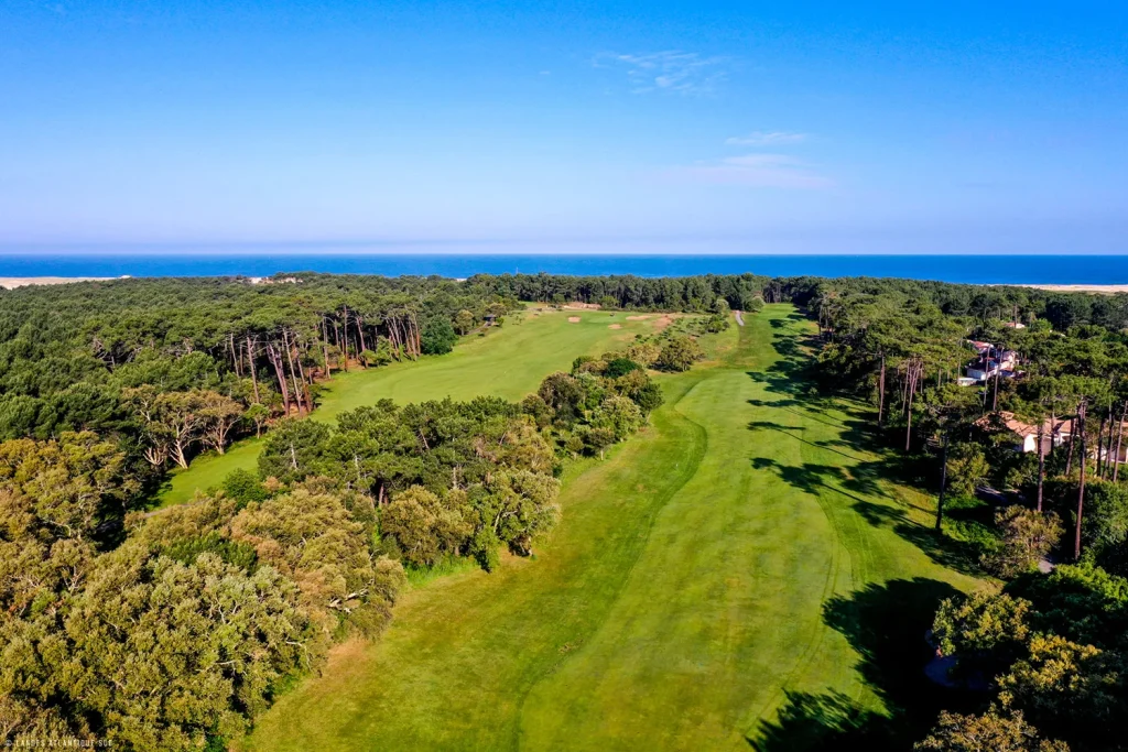 Forêt et océan au Golf de Moliets pour un cadre unique