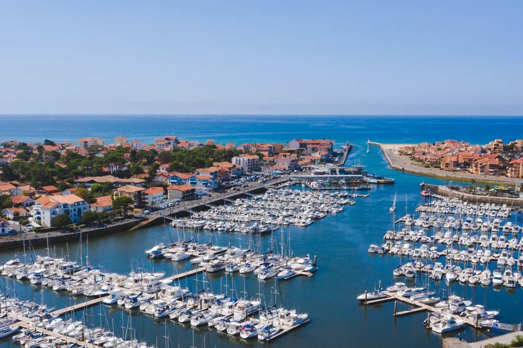 Vue aérienne sur le port de plaisance de Capbreton.