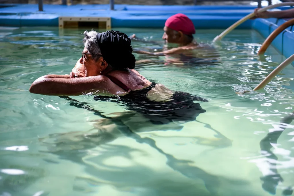 Soins dans la piscine des thermes de Saubusse