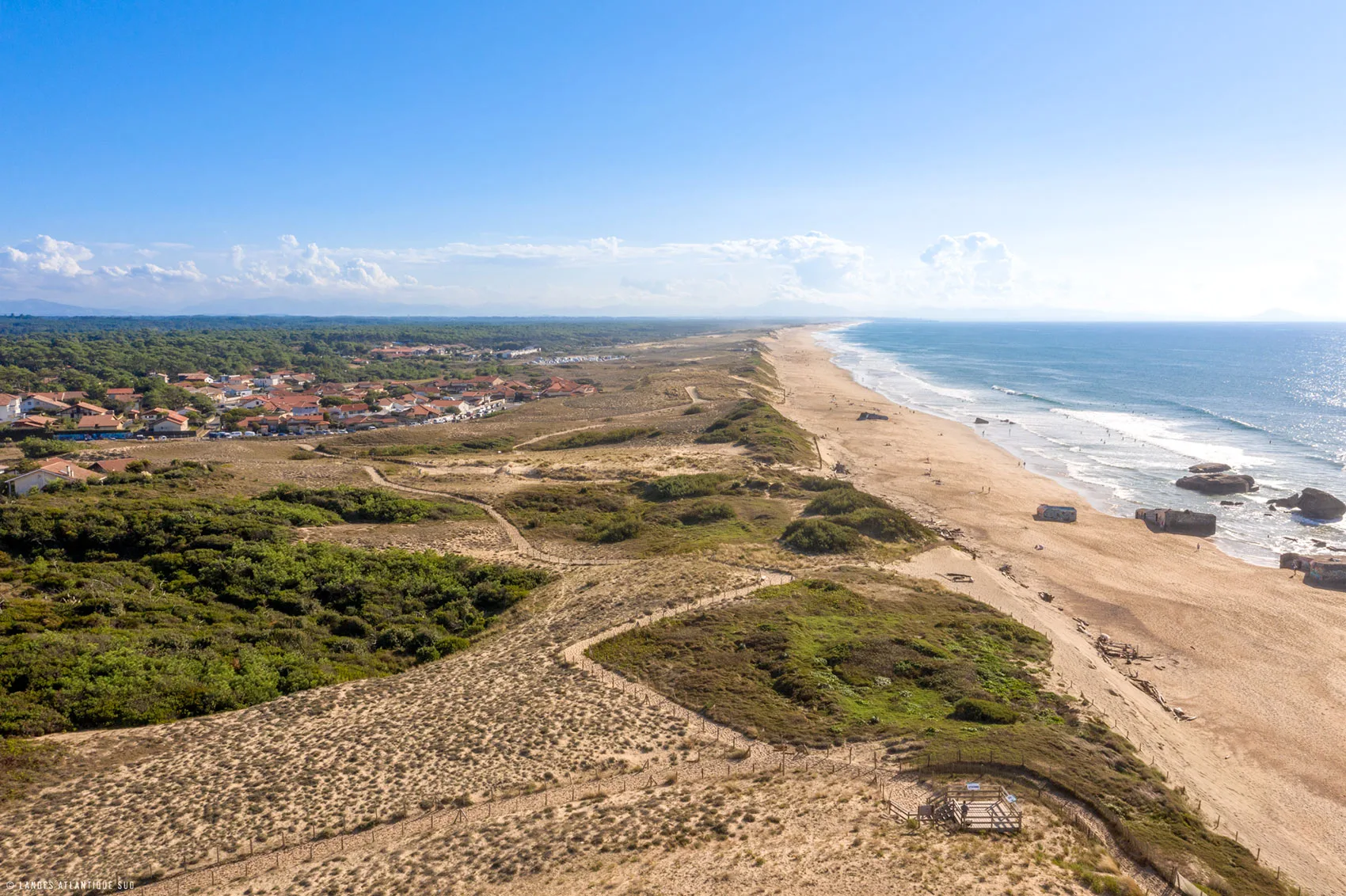 Vue panoramique sur les sentiers des dunes de Capbreton.