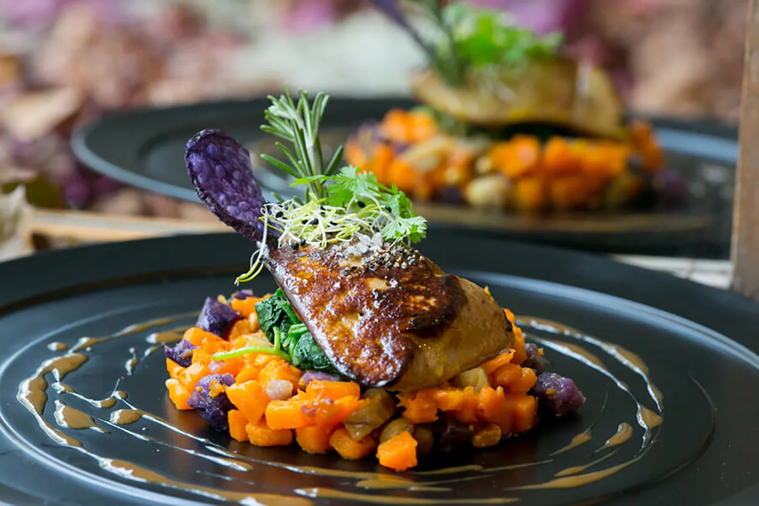 Le foie gras de canard joliment dressé dans un restaurant de la côte sud des landes