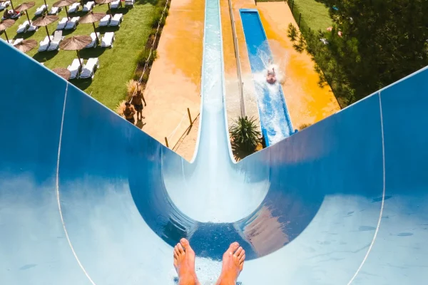 Sensations sur les toboggans du parc aquatique de Labenne