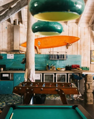 Intérieur déco d'une surfhouse dans les Landes