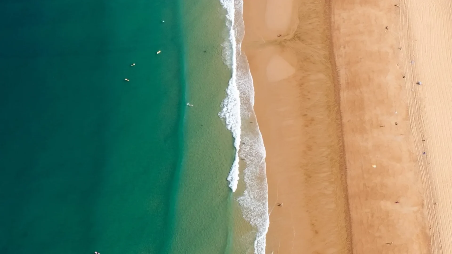 vue aérienne de l'océan atlantique dans les Landes