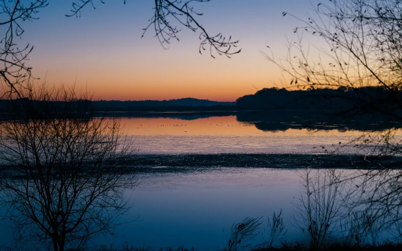 Coucher de soleil sur la réserve naturelle du marais d'Orx