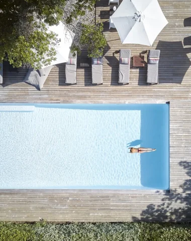 la piscine extérieure de l'hôtel maison de la Prade à Messanges dans les Landes