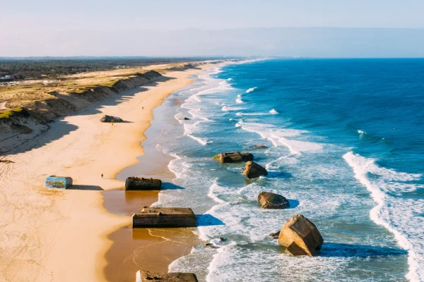 La plage la piste à Capbreton avec les blockhaus