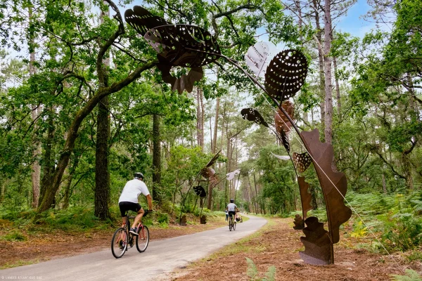 Voie verte l'itiné'Rêve et ses sculptures à Soustons