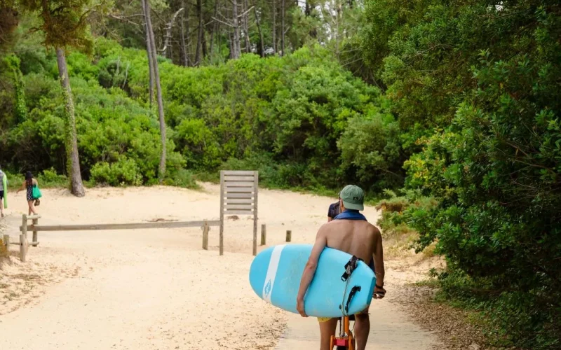 A vélo en direction de la plage des chênes-liège à Moliets