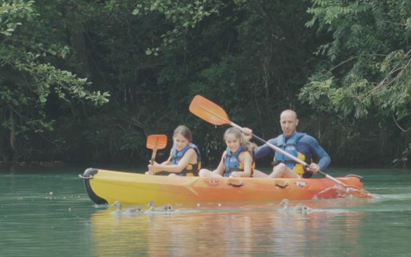 Famille en canoë sur l'Adour dans les Landes