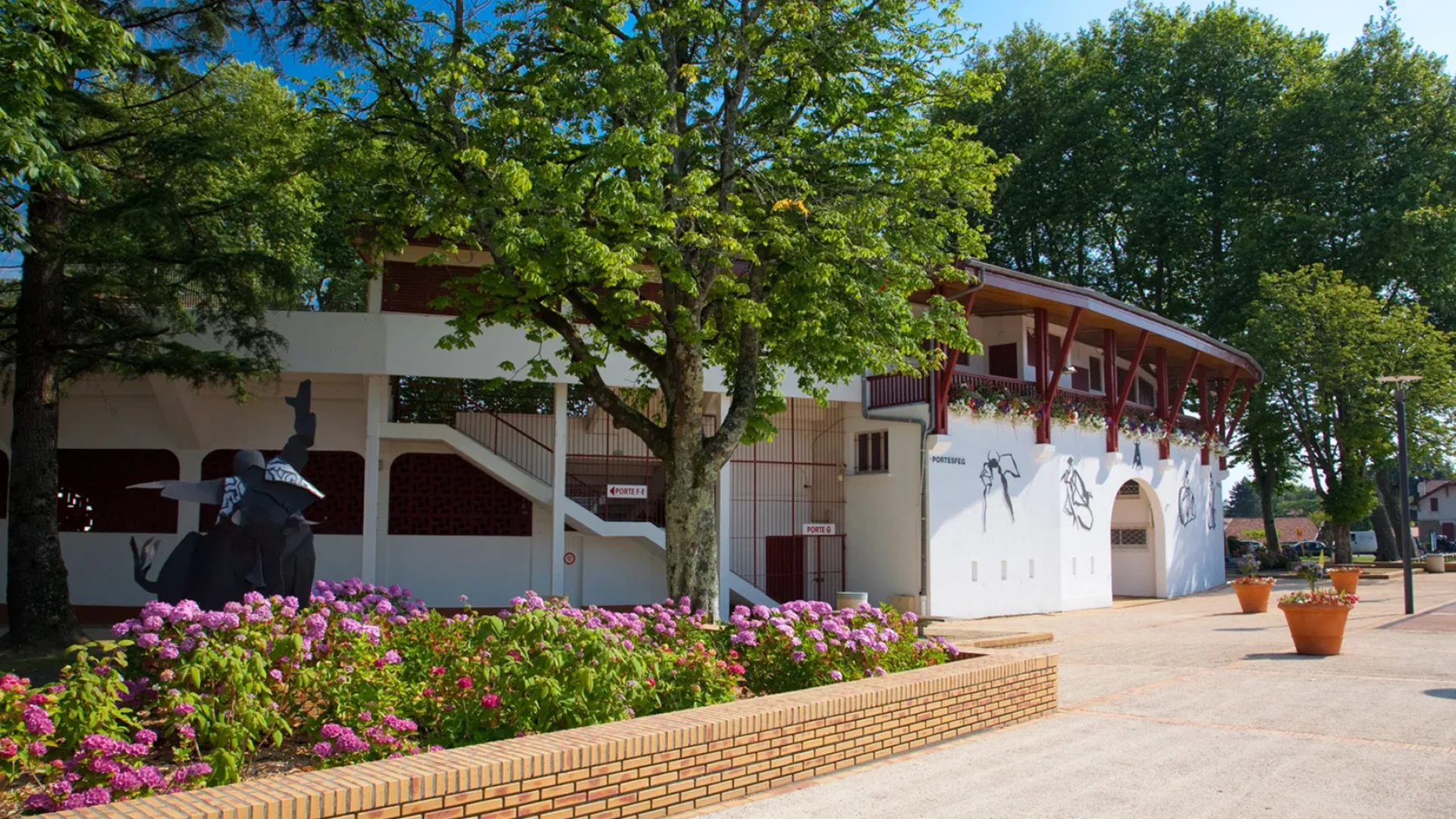 Les arènes de Saint-Vincent-de-Tyrosse prêtent à accueillir une course landaise